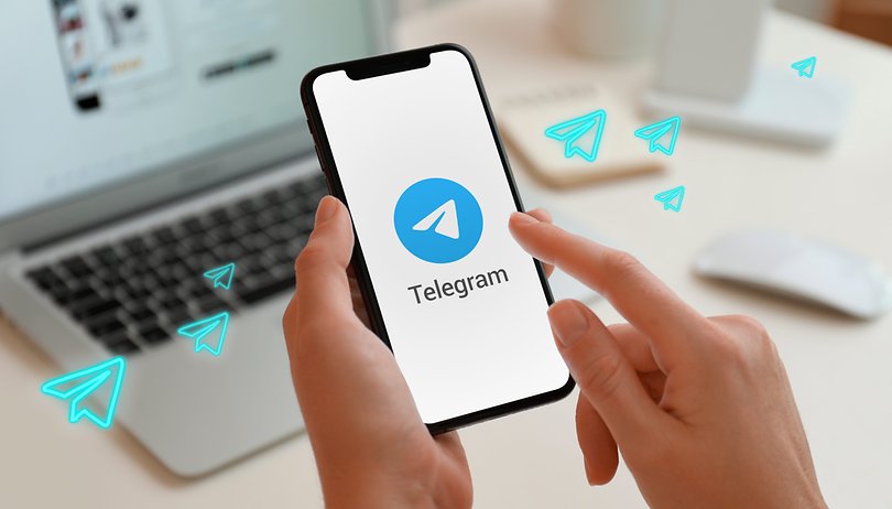 Groupe Telegram bon plan : téléphone affichant l'application Telegram